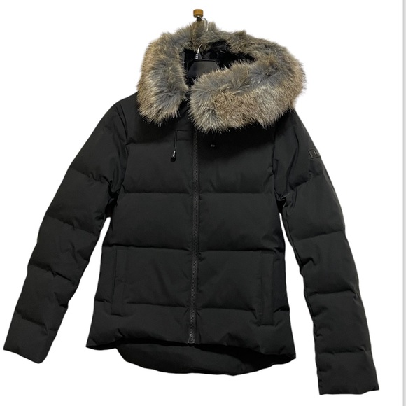 DKNY PUFFER JACKET WITH DETACHABLE FAUX FUR HOOD WOMEN BLACK COLOR SIZE  SMALL **